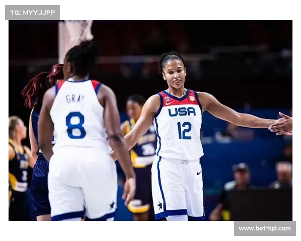美国女篮21-19绝杀加拿大,格雷关键罚球锁定美洲杯冠军 美国女篮21-19绝杀加拿大,格雷关键罚球锁定美洲杯冠军